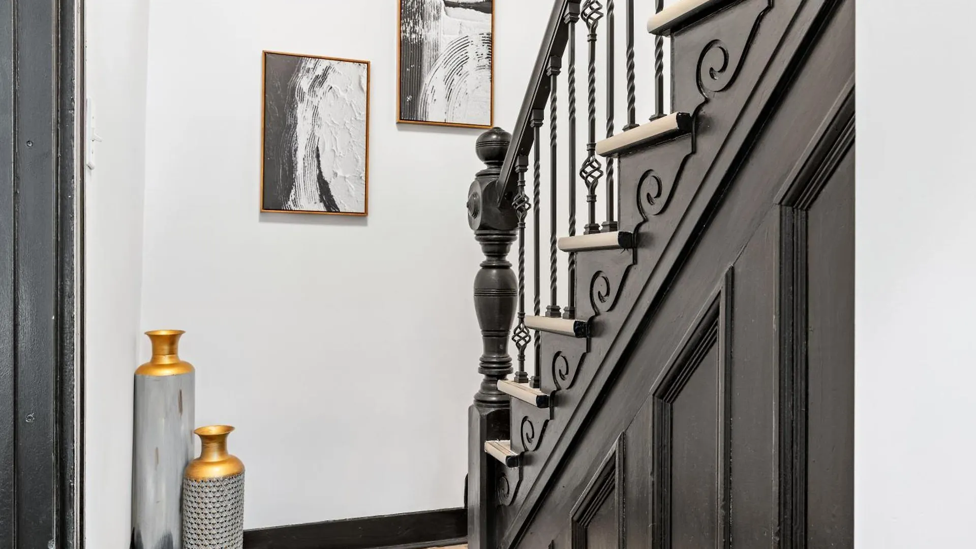 Heart Of Downtown, 5 Mins To Andy Warhol Museum, Parking Available, Private Fenced Backyard, Smart Tv, Washer And Dryer In Unit Pittsburgh Verenigde Staten