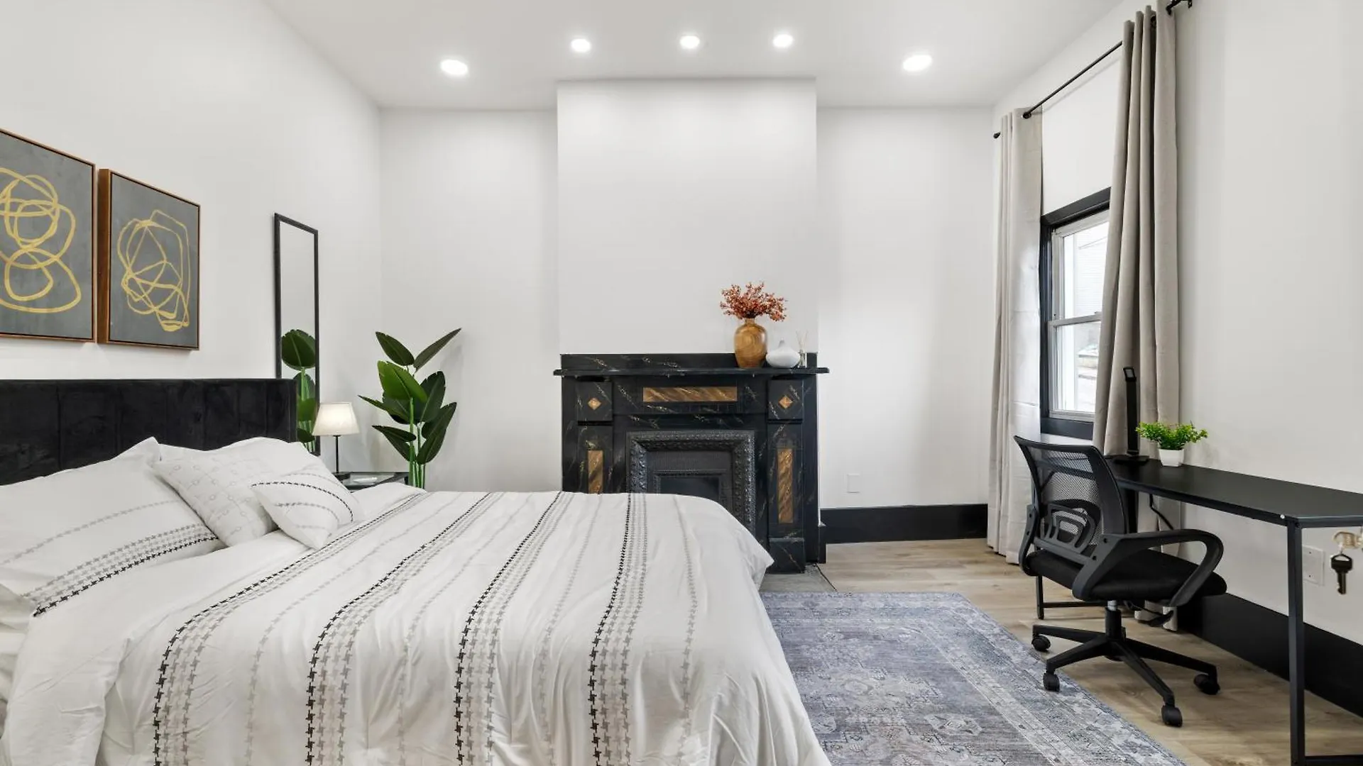 Heart Of Downtown, 5 Mins To Andy Warhol Museum, Parking Available, Private Fenced Backyard, Smart Tv, Washer And Dryer In Unit Pittsburgh Verenigde Staten